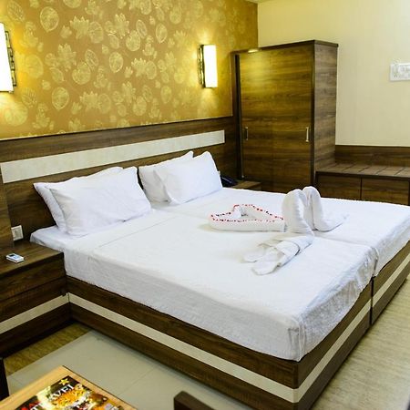 Hotel La Grace Madgao Buitenkant foto